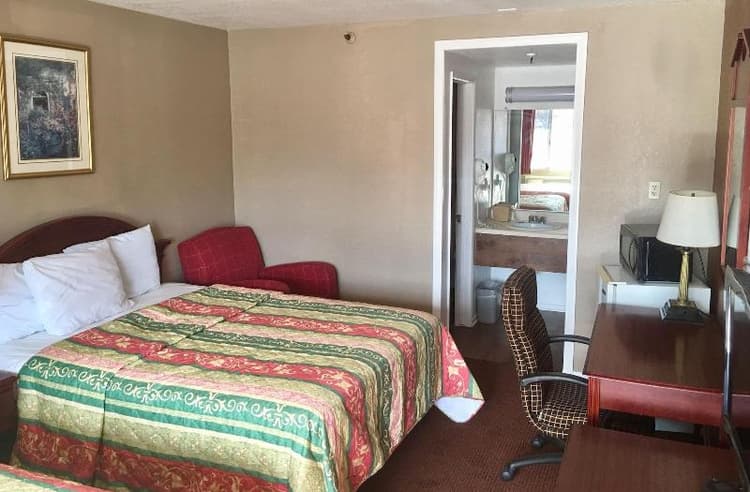Park Avenue Inn And Suites