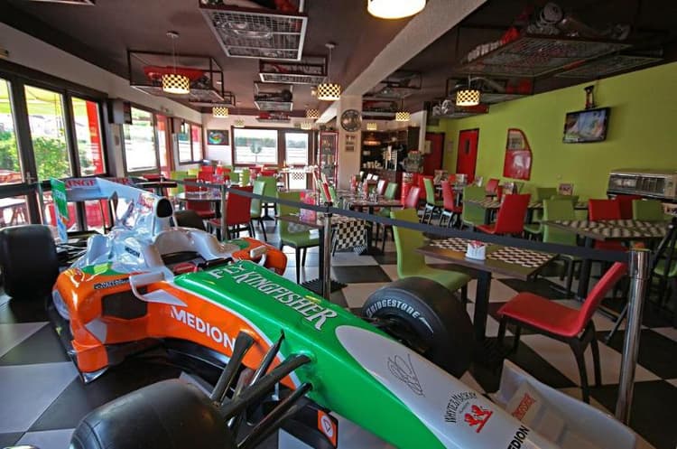 KYRIAD Design ENZO VIERZON