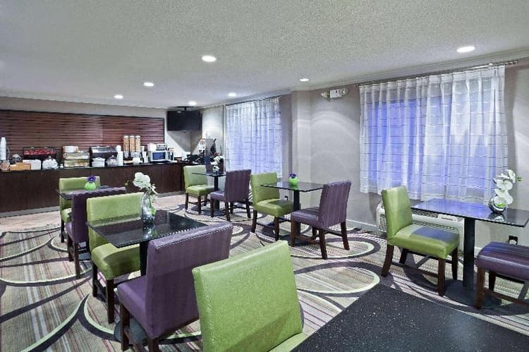 La Quinta Inn Cleveland Macedonia
