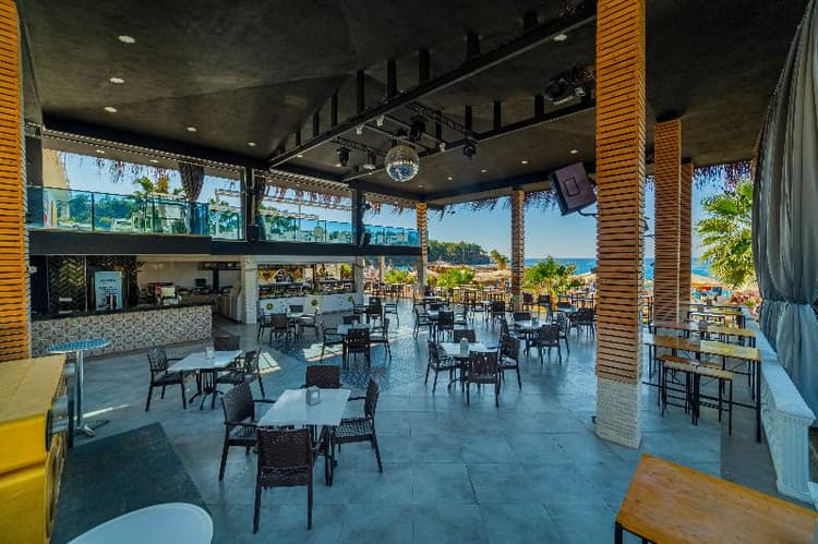 Justiniano Deluxe Resort Hotel