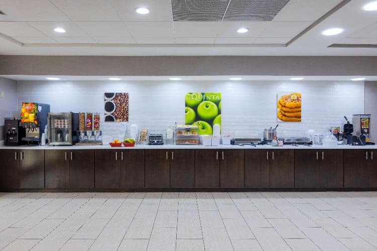 La Quinta Inn Suites by Wyndham - Kennesaw