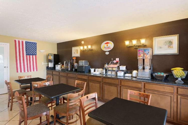 Super 8 By Wyndham Atlanta Hartsfield Jackson Airp