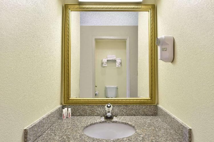 Howard Johnson&Suites by Wyndham Allentown/Dorney