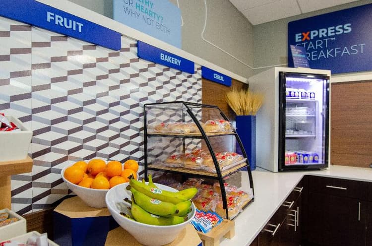 Holiday Inn Express & Suites Atlanta Airport West