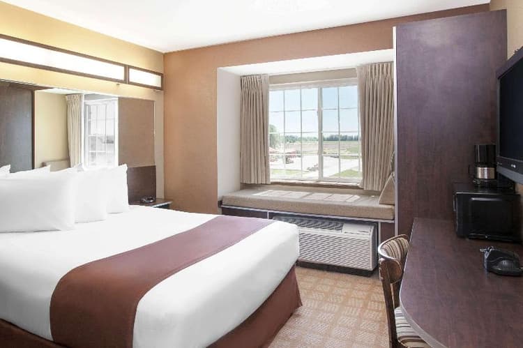 Microtel Inn & Suites By Wyndham Breaux Bridge