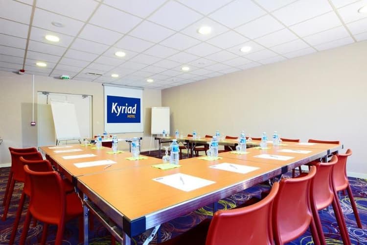 Kyriad Lyon Est - Saint Bonnet De Mure