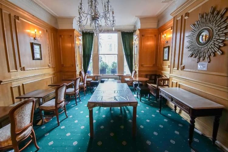 London Visitors Hotel