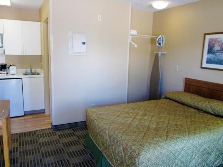 HomeTowne Studios Dallas - Mesquite