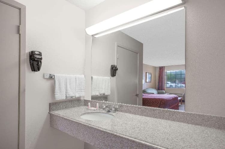 Days Inn by Wyndham Ruston LA