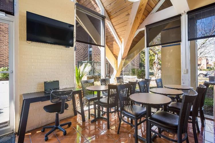 Super 8 by Wyndham Macon GA