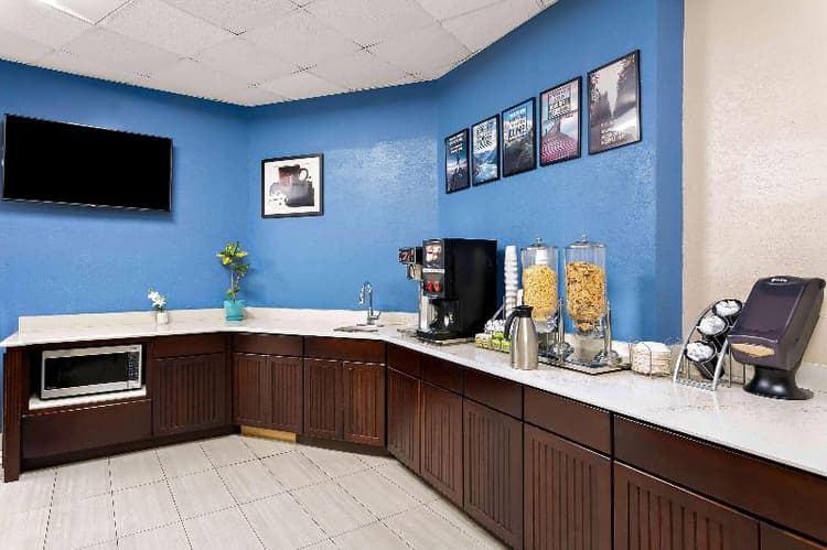 Travelodge by Wyndham Aberdeen