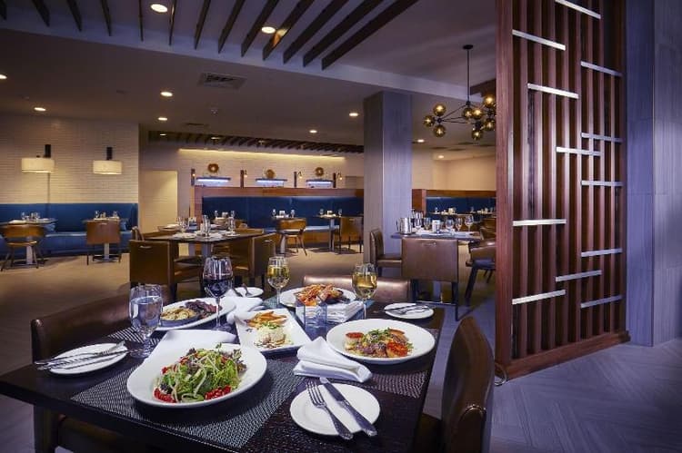 The Madison Concourse Hotel & Governor's Club