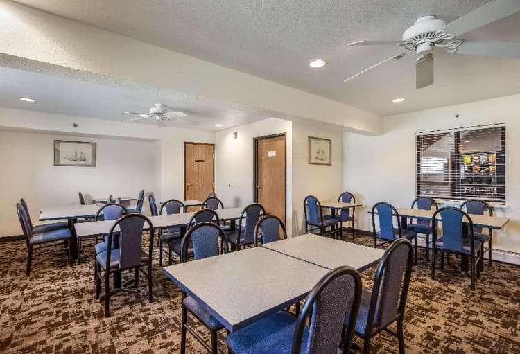 Days Inn by Wyndham Mackinaw City/Bridgeview Area