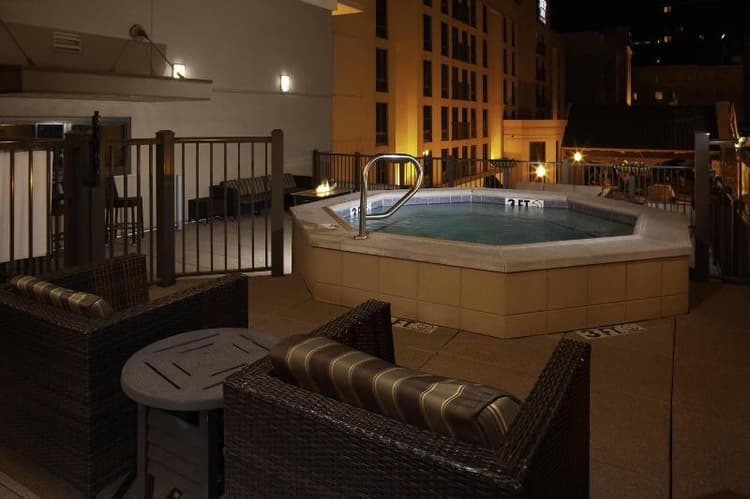 Courtyard by Marriott Downtown Memphis
