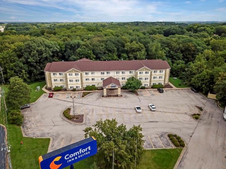Comfort Inn & Suites Quad Cities - East Moline
