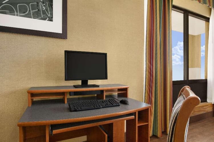 Super 8 by Wyndham Oxford