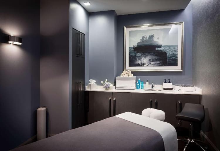 The Logan Philadelphia, Curio Collection by Hilton