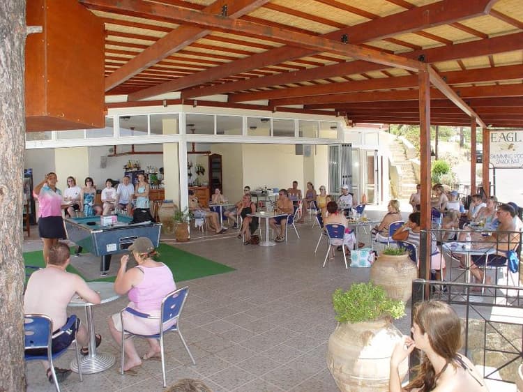 Marianthi Studios & Apartments