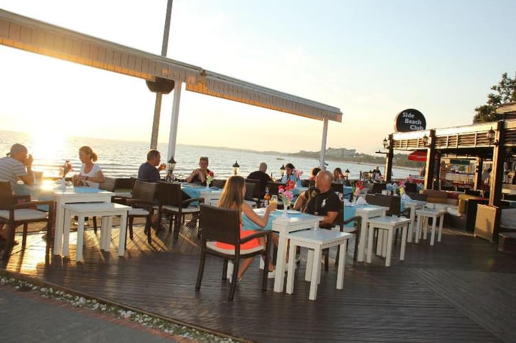 Side Beach Club