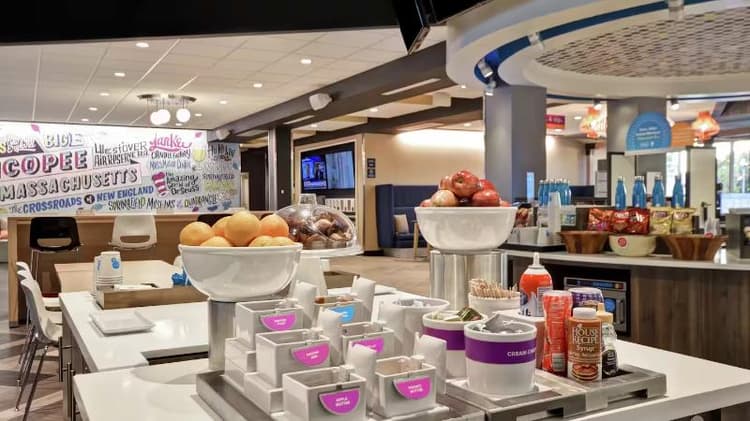 Tru by Hilton Chicopee Springfield