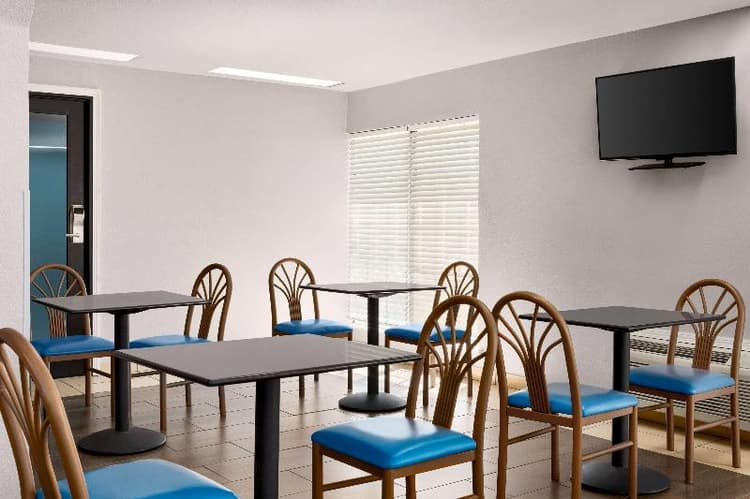 Days Inn by Wyndham Fulton