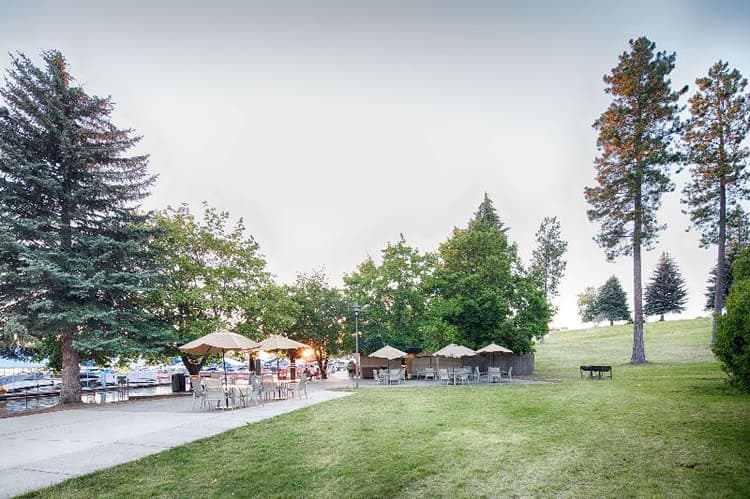 Red Lion Templins On The River