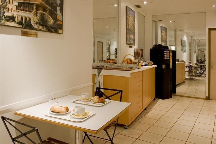 Hôtel Ours Blanc Place Victor Hugo