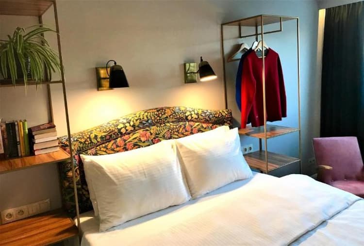 SleepWell Apartments