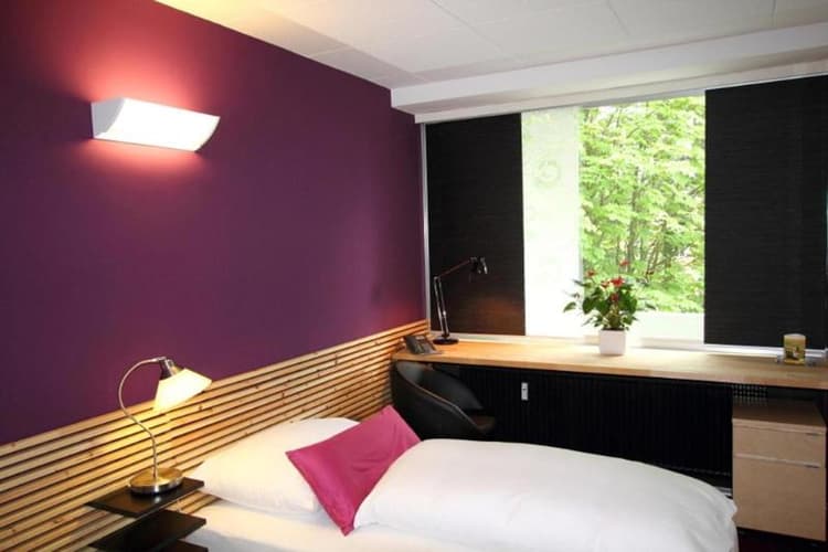 College Garden Hotel