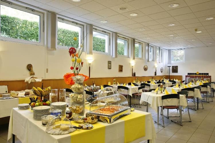 Am Spiegeln dialog.hotel.wien