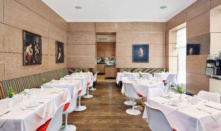 Living Hotel an der Oper by Derag