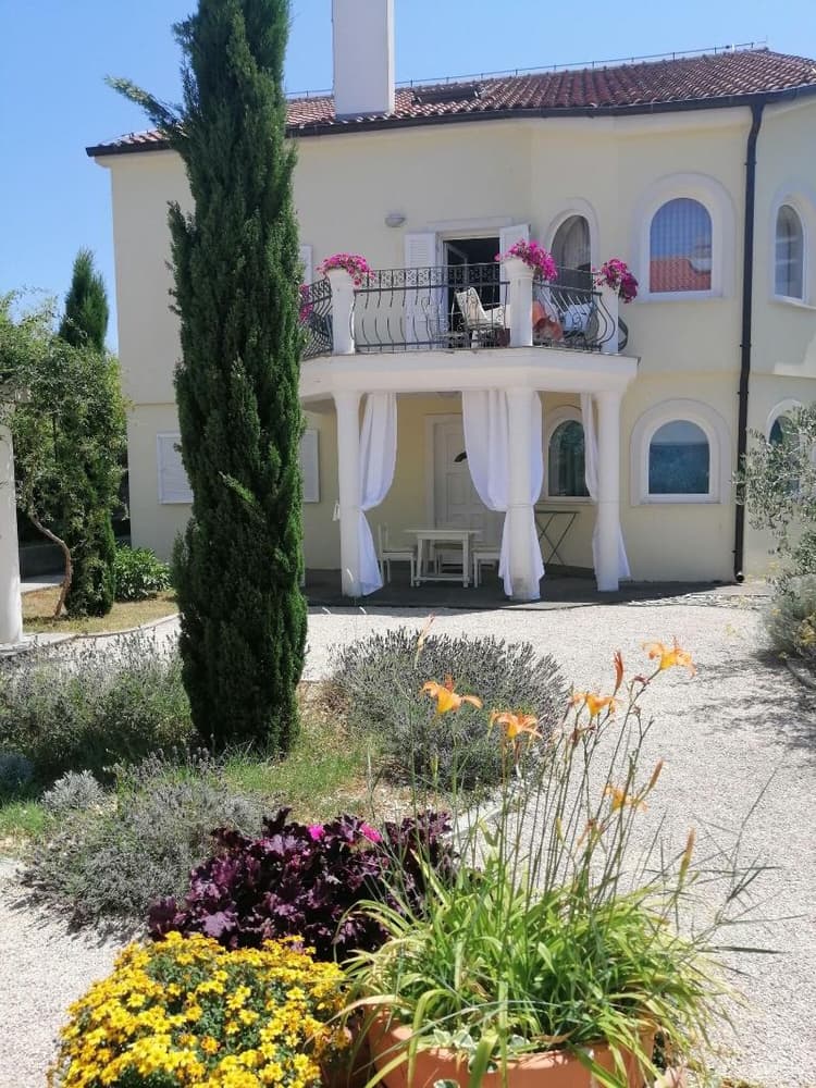 Villa Mandolina Apartments