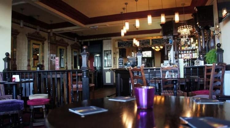 The Royal Hotel Rooms