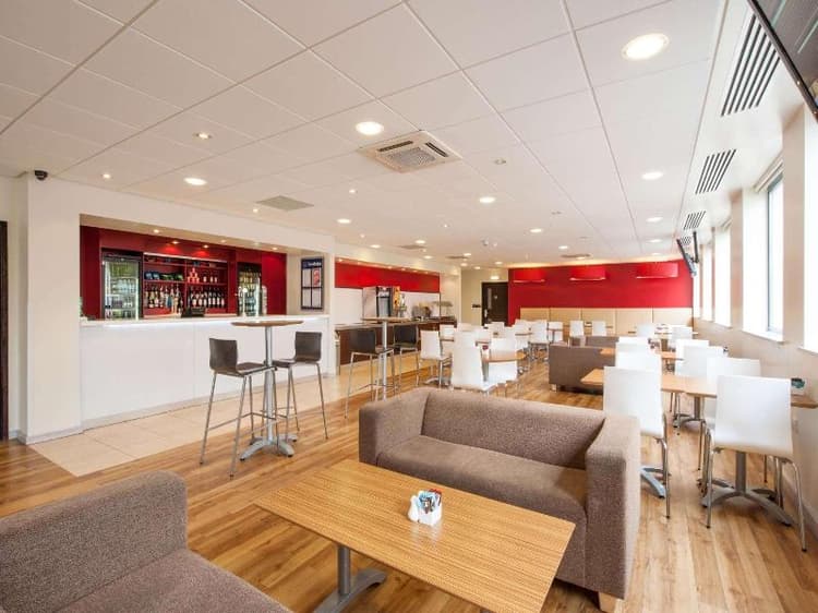 Travelodge Woking Central