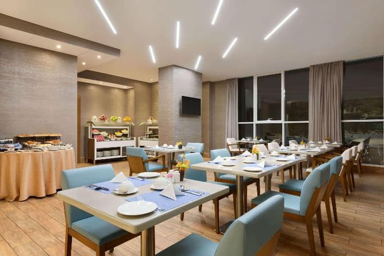 Tryp By Wyndham Abu Dhabi City Centre