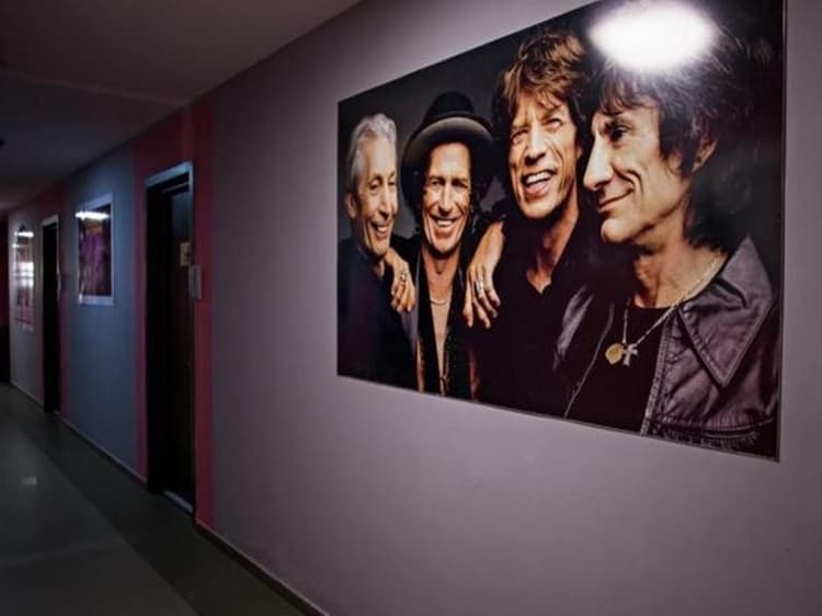 Rock Hotel First Line