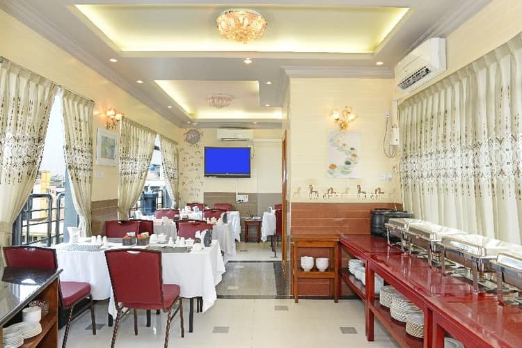 Grand United (Chinatown)