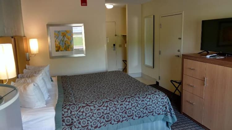 Days Inn by Wyndham Ashland