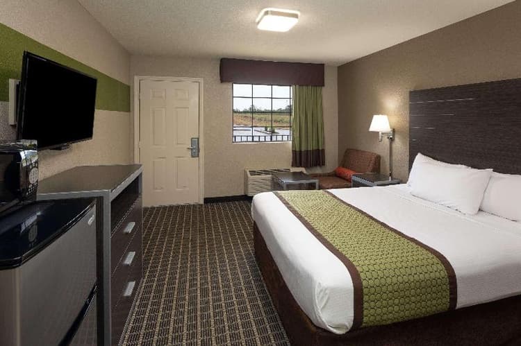 Days Inn by Wyndham Athens, AL