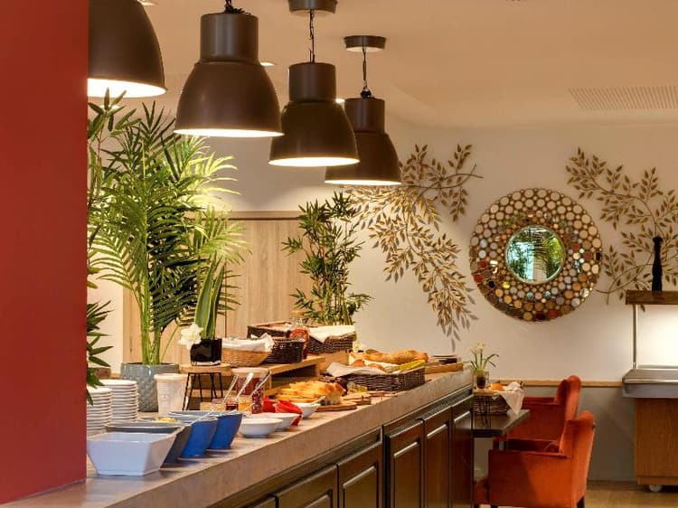 Hotel Castel Maintenon - Handwritten Collection