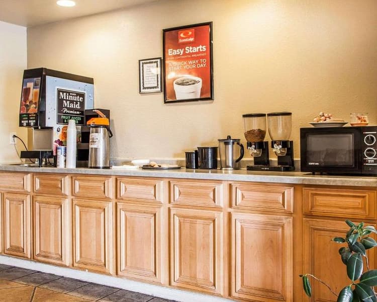 Econo Lodge  Inn & Suites Granite City