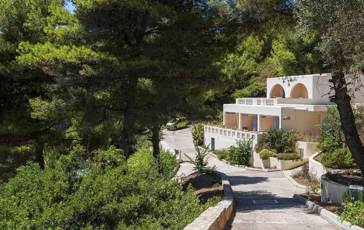 Alonissos Beach Bungalows & Suites Hotel