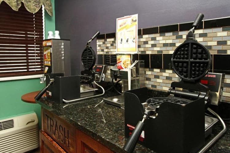 New Victorian Inn & Suite