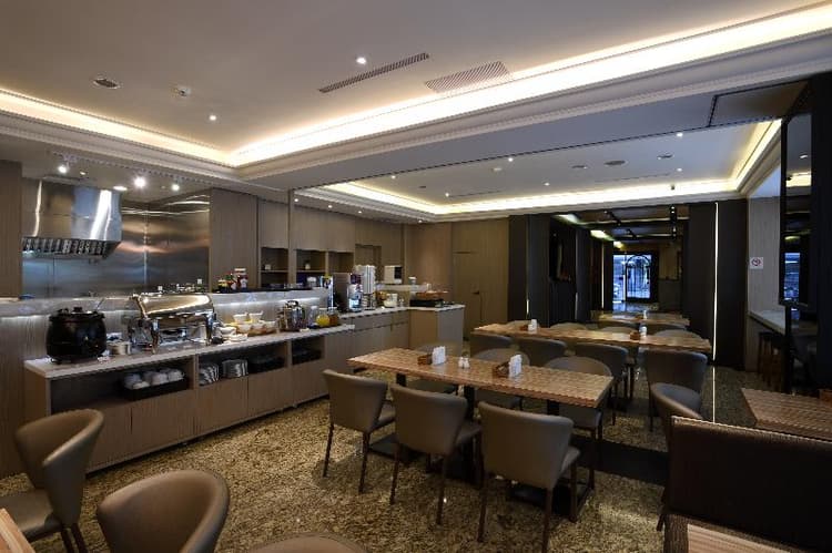 East Dragon Hotel