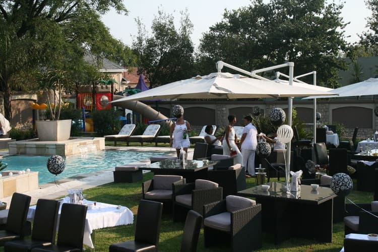 Africa Paradise OR Tambo Airport Guest Lodge