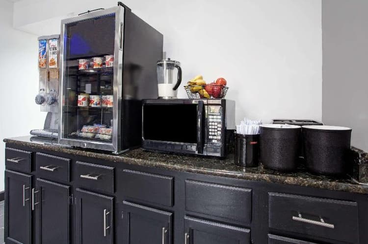 Ramada by Wyndham Pearl/Jackson Airport