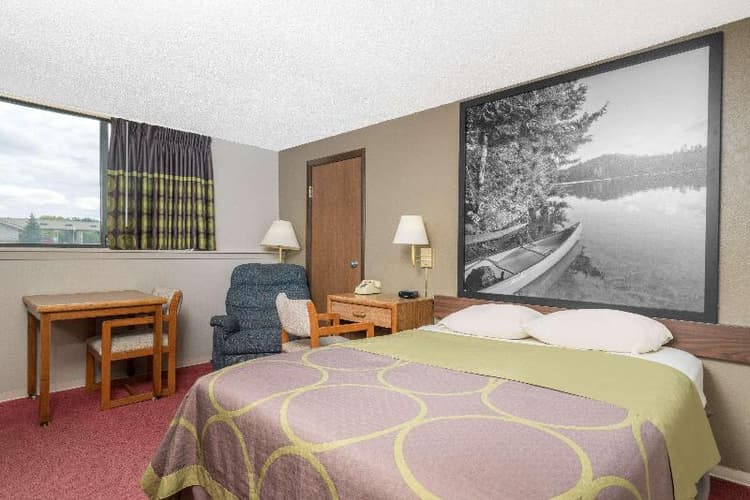 Super 8 by Wyndham Little Falls