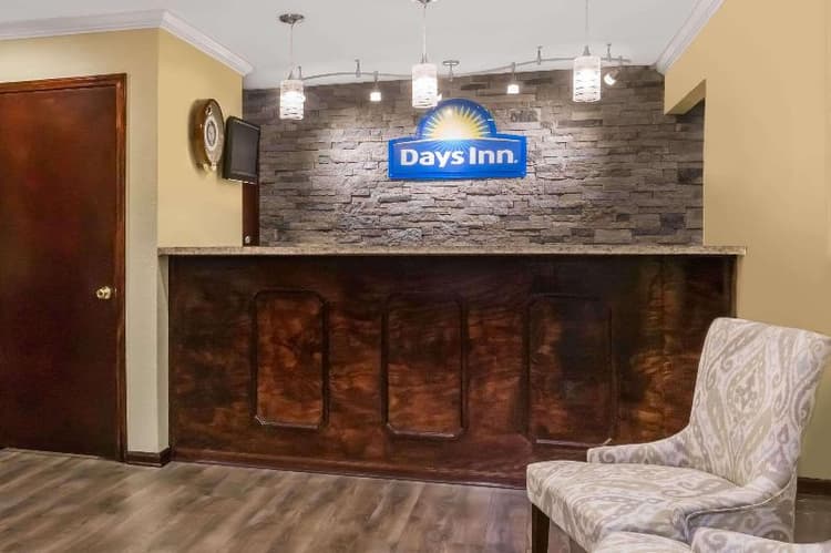 Days Inn by Wyndham Blakely