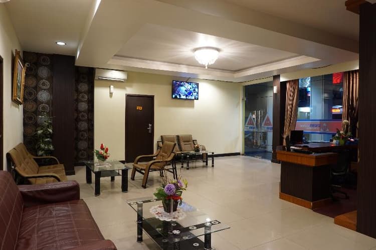 OYO 1161 Stefani City Hotel