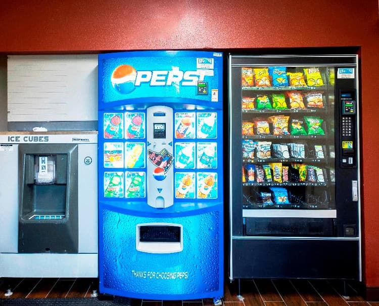 Red Roof PLUS+ Birmingham East - Irondale/ Airport